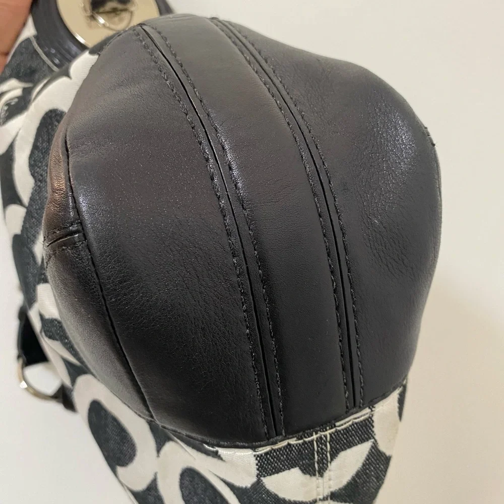 Coach vintage black and white shoulder bag